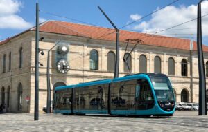 tramway-ginko-besancon-place-de-la-revolution-940x600